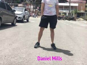Daniel_Mills