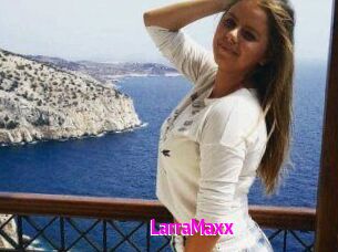 LarraMaxx