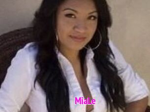 Mia_Le