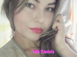 Mia_Daniels