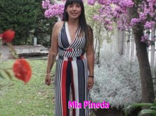 Mia_Pineda