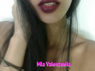 Mia_Valenzuela