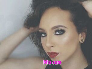 Mia_cum