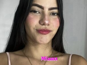 Miiaaxx