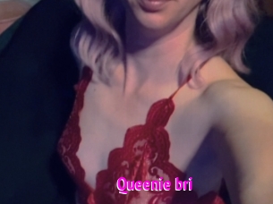 Queenie_bri