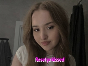 Roselynkissed
