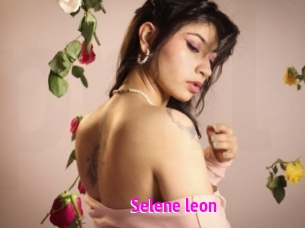 Selene_leon