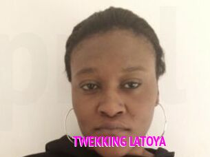 TWEKKING_LATOYA