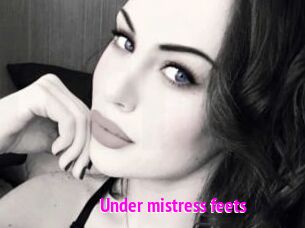 Under_mistress_feets